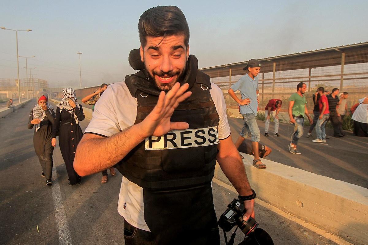 Pasukan Israel Tembak 2 Wartawan Palestina di Tepi Barat dan Jalur Gaza.